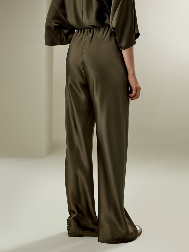 LILYSILK Pantalon Soie Femme Style Élégant Et Minimaliste Pure Soie Une Élégance Intemporelle Qui Épouse Délicatement Vos Courbes Pin 48
