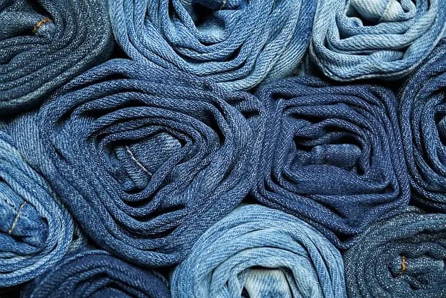 Comment créer une garde-robe capsule pour un style intemporel