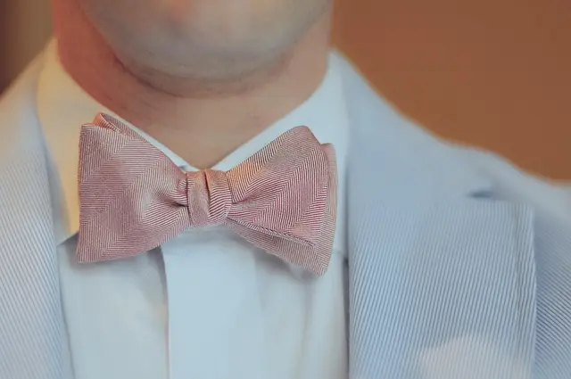 Comment porter les couleurs pastel avec élégance